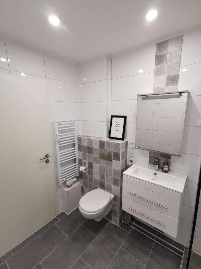 Frisch Sanierte Ferienwohnung 2 Min Vom Suedstrand - Balkon - Pay Tv ヴィルヘルムスハーフェン エクステリア 写真